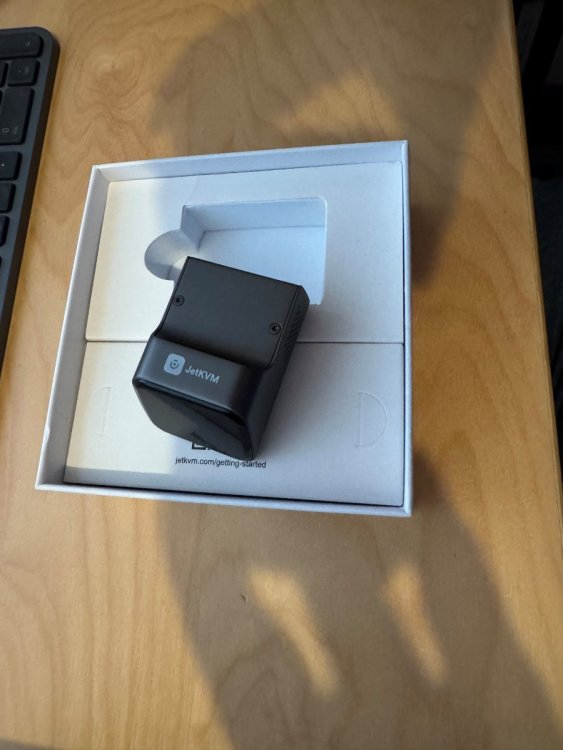 jetkvm2.thumb.jpg.501db297efd5f0b30898310a48d016d4.jpg